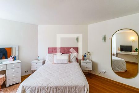 Casa à venda com 510m², 4 quartos e 4 vagas Casa à venda com 510m², 4 quartos e 4 vagasQuarto 01