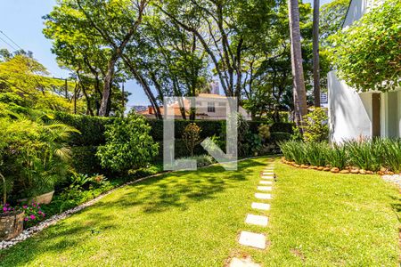 Casa à venda com 510m², 4 quartos e 4 vagas Casa à venda com 510m², 4 quartos e 4 vagasJardim