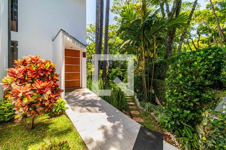 Casa à venda com 510m², 4 quartos e 4 vagas Casa à venda com 510m², 4 quartos e 4 vagasJardim