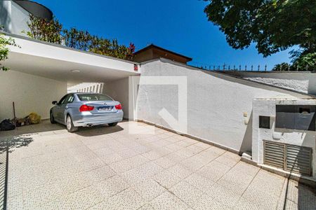 Casa à venda com 510m², 4 quartos e 4 vagas Casa à venda com 510m², 4 quartos e 4 vagasGaragem