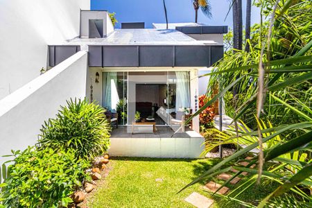 Casa à venda com 510m², 4 quartos e 4 vagas Casa à venda com 510m², 4 quartos e 4 vagasJardim