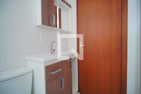 Banheiro de kitnet/studio para alugar com 1 quarto, 27m² em Pátria Nova, Novo Hamburgo