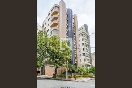 Apartamento à venda com 340m², 4 quartos e 4 vagas Apartamento à venda com 340m², 4 quartos e 4 vagasFachada