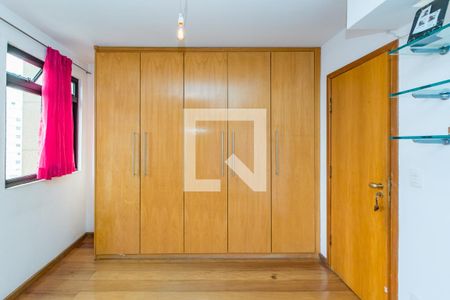 Apartamento à venda com 340m², 4 quartos e 4 vagas Apartamento à venda com 340m², 4 quartos e 4 vagasSuíte 2