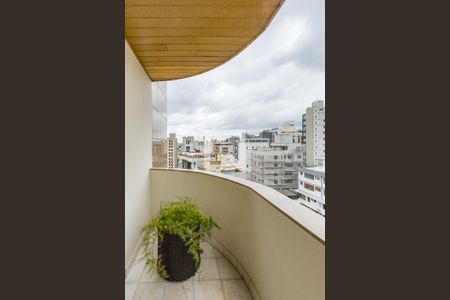 Apartamento à venda com 340m², 4 quartos e 4 vagas Apartamento à venda com 340m², 4 quartos e 4 vagasVaranda da Sala