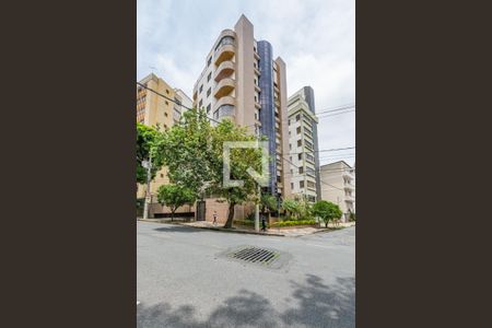 Apartamento à venda com 340m², 4 quartos e 4 vagas Apartamento à venda com 340m², 4 quartos e 4 vagasFachada