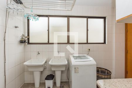 Apartamento à venda com 340m², 4 quartos e 4 vagas Apartamento à venda com 340m², 4 quartos e 4 vagasÁrea de Serviço