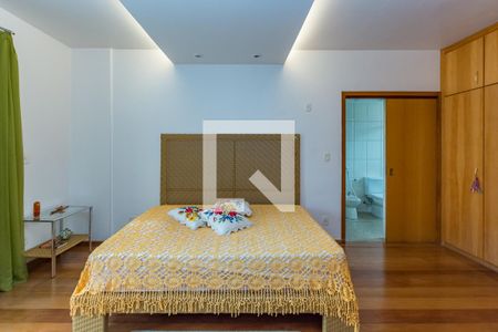 Apartamento à venda com 340m², 4 quartos e 4 vagas Apartamento à venda com 340m², 4 quartos e 4 vagasSuíte 1