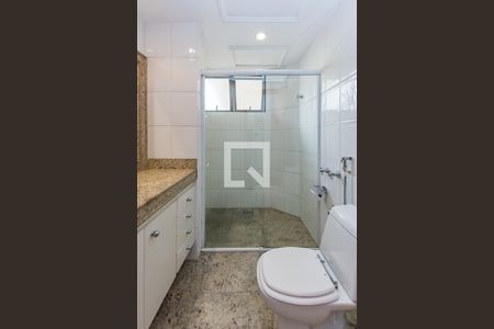 Apartamento à venda com 340m², 4 quartos e 4 vagas Apartamento à venda com 340m², 4 quartos e 4 vagasBanheiro Social