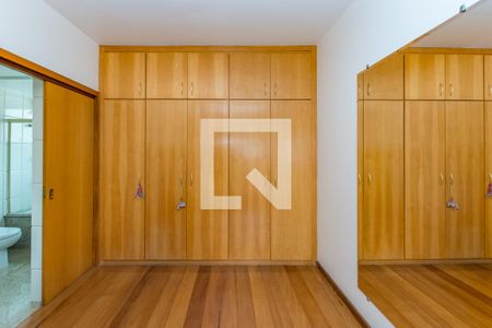 Apartamento à venda com 340m², 4 quartos e 4 vagas Apartamento à venda com 340m², 4 quartos e 4 vagasSuíte 1