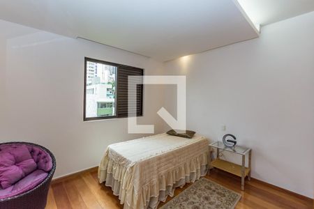 Apartamento à venda com 340m², 4 quartos e 4 vagas Apartamento à venda com 340m², 4 quartos e 4 vagasQuarto 2