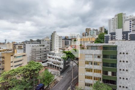 Apartamento à venda com 340m², 4 quartos e 4 vagas Apartamento à venda com 340m², 4 quartos e 4 vagasVaranda da Suíte 1