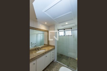 Apartamento à venda com 340m², 4 quartos e 4 vagas Apartamento à venda com 340m², 4 quartos e 4 vagasBanheiro Social