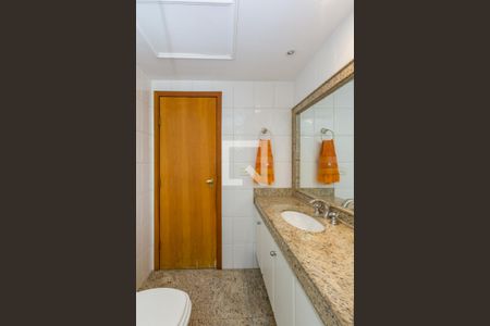 Apartamento à venda com 340m², 4 quartos e 4 vagas Apartamento à venda com 340m², 4 quartos e 4 vagasBanheiro Social