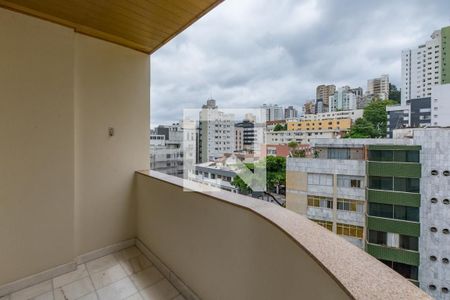 Apartamento à venda com 340m², 4 quartos e 4 vagas Apartamento à venda com 340m², 4 quartos e 4 vagasVaranda da Suíte 1