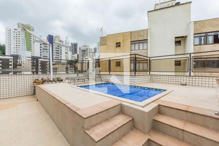 Apartamento à venda com 340m², 4 quartos e 4 vagas Apartamento à venda com 340m², 4 quartos e 4 vagasPiscina