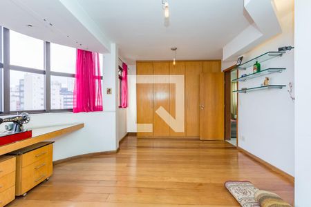 Apartamento à venda com 340m², 4 quartos e 4 vagas Apartamento à venda com 340m², 4 quartos e 4 vagasSuíte 2
