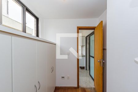 Apartamento à venda com 340m², 4 quartos e 4 vagas Apartamento à venda com 340m², 4 quartos e 4 vagasQuarto de Serviço