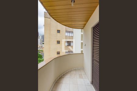 Apartamento à venda com 340m², 4 quartos e 4 vagas Apartamento à venda com 340m², 4 quartos e 4 vagasVaranda da Suíte 1