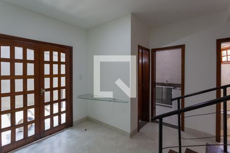 Sala de casa para alugar com 4 quartos, 110m² em Itapoã, Belo Horizonte