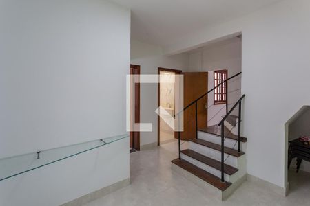 Sala de casa para alugar com 4 quartos, 110m² em Itapoã, Belo Horizonte