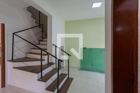 Sala de casa para alugar com 4 quartos, 110m² em Itapoã, Belo Horizonte