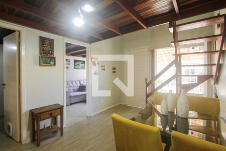 Sala de casa de condomínio à venda com 2 quartos, 73m² em Petrópolis, Porto Alegre