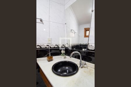Lavabo  de casa à venda com 4 quartos, 300m² em Sarandi, Porto Alegre
