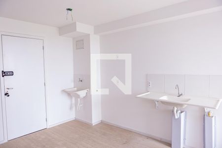 Sala/Cozinha e Área de Serviço de casa para alugar com 2 quartos, 39m² em Cangaíba, São Paulo