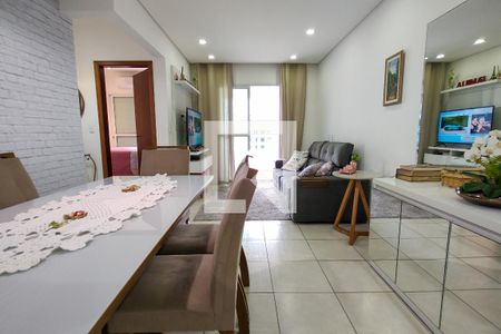 Sala de apartamento para alugar com 2 quartos, 76m² em Guilhermina, Praia Grande