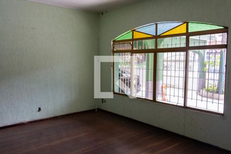 Casa para alugar com 350m², 3 quartos e 3 vagasSala