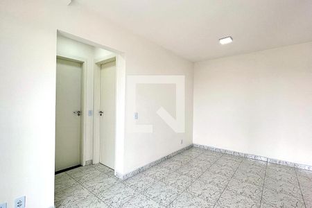 Sala de apartamento para alugar com 2 quartos, 48m² em Jardim Vila Galvao, Guarulhos