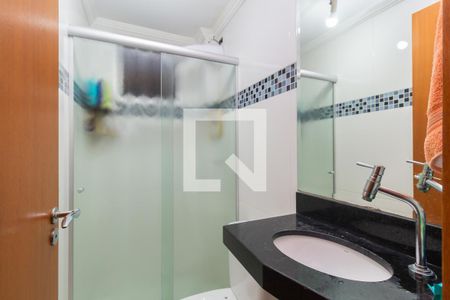 Banheiro  de apartamento à venda com 3 quartos, 65m² em João Pinheiro, Belo Horizonte