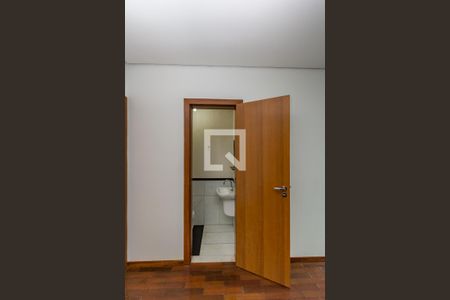 Lavabo de apartamento para alugar com 1 quarto, 78m² em Belvedere, Belo Horizonte