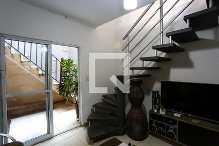 Sala 1 de casa para alugar com 5 quartos, 240m² em Jardim Monte Alegre, Taboão da Serra