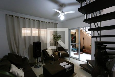 Sala 1 de casa para alugar com 5 quartos, 240m² em Jardim Monte Alegre, Taboão da Serra