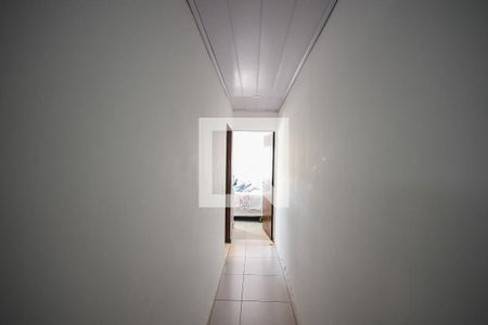 Corredor de casa para alugar com 2 quartos, 234m² em Vila Pirajussara, São Paulo