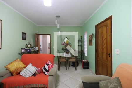 Sala de casa à venda com 5 quartos, 240m² em Vila Vitorio Mazzei, São Paulo