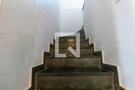 Escada de casa à venda com 3 quartos, 250m² em Vila Salete, São Paulo