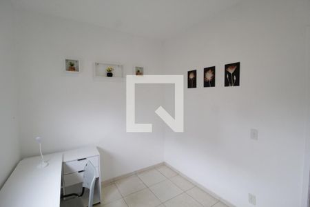 Quarto 2 de apartamento para alugar com 2 quartos, 44m² em Gávea, Uberlândia
