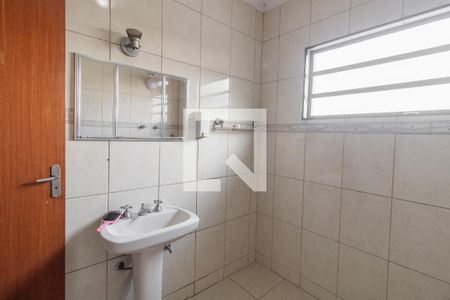 Casa à venda com 224m², 3 quartos e 3 vagas Casa à venda com 224m², 3 quartos e 3 vagasBanheiro