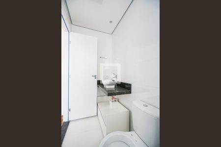 Banheiro de kitnet/studio para alugar com 1 quarto, 26m² em Chácara Seis de Outubro, São Paulo