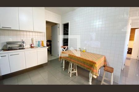 Apartamento à venda com 3 quartos, 158m² em Cambuí, Campinas