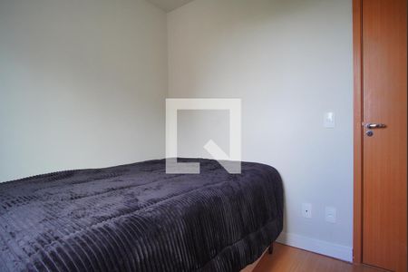 Quarto 2 de apartamento para alugar com 2 quartos, 45m² em Parque Santa Fé, Porto Alegre