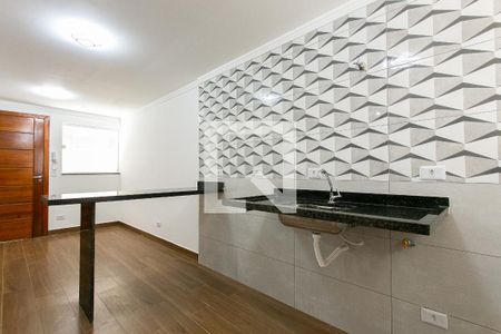 Cozinha de apartamento à venda com 2 quartos, 45m² em Vila Antonina, São Paulo