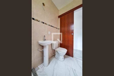 Casa à venda com 357m², 3 quartos e 4 vagas Casa à venda com 357m², 3 quartos e 4 vagasBanheiro social 1