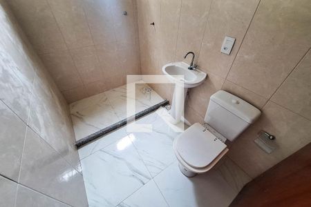 Casa à venda com 357m², 3 quartos e 4 vagas Casa à venda com 357m², 3 quartos e 4 vagasBanheiro social 1
