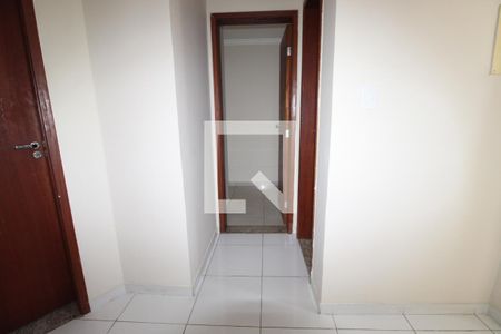 Corredor de casa de condomínio para alugar com 5 quartos, 200m² em Cascadura, Rio de Janeiro