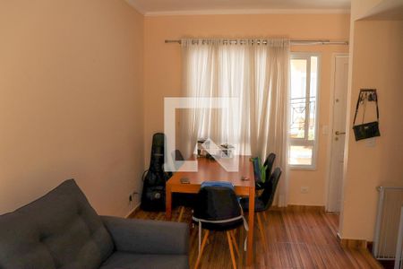 Sala de casa de condomínio para alugar com 2 quartos, 100m² em Vila Adalgisa, São Paulo