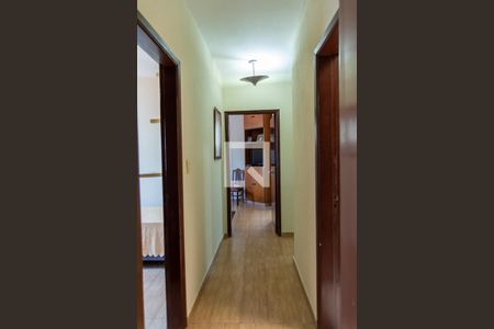 Casa para alugar com 177m², 3 quartos e 2 vagas Casa para alugar com 177m², 3 quartos e 2 vagasCorredor